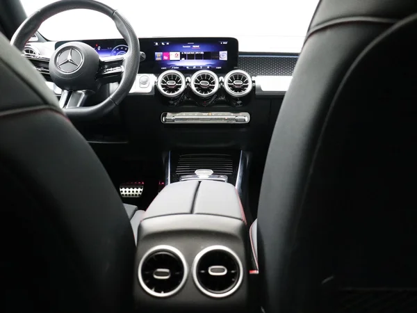 Mercedes-Benz EQB (2025) — foto 19 van 33