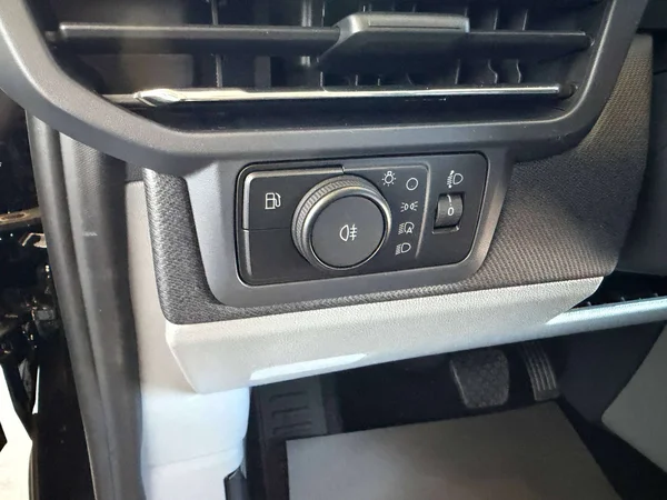 Ford Tourneo Custom — foto 14 van 21