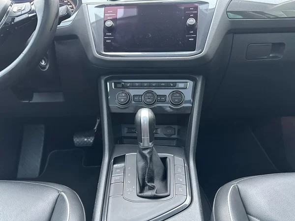 VOLKSWAGEN Tiguan (2019) — foto 4 van 21