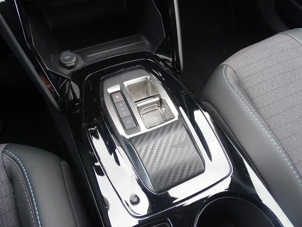 Peugeot 2008 (2023) — foto 17 van 27