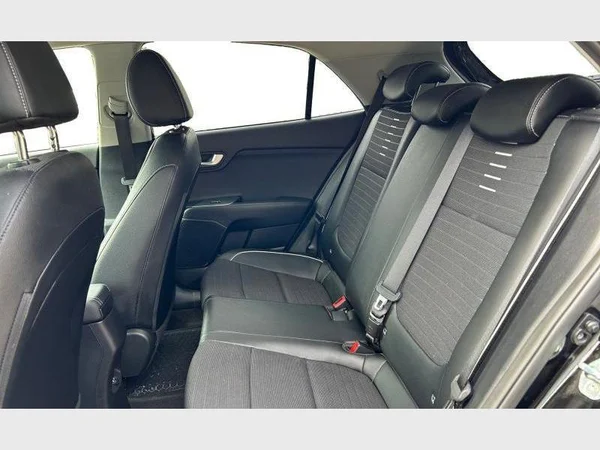 Kia RIO (2022) — foto 3 van 25