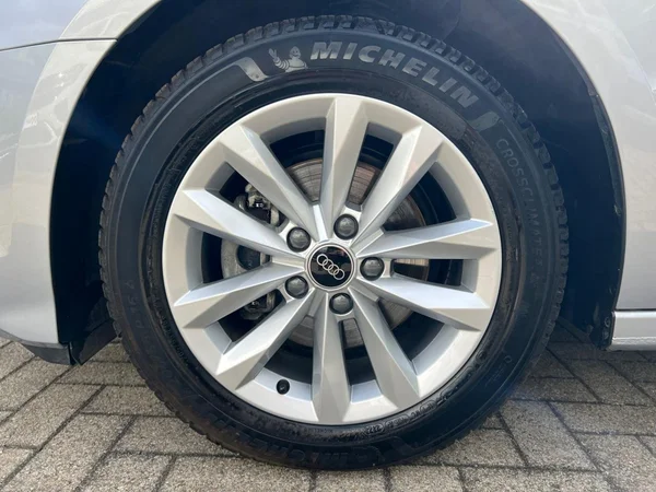 AUDI A3 Sportback (2024) — foto 16 van 24