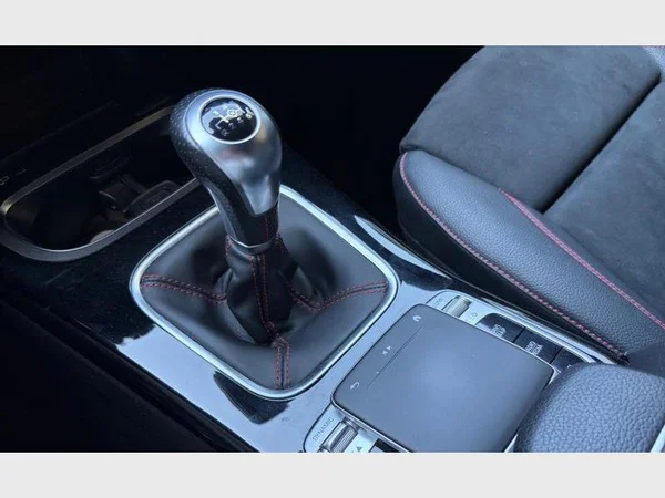 Mercedes-Benz CLA 180 (2021) — foto 15 van 25