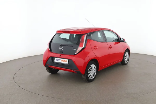 Toyota Aygo (2016) — foto 12 van 16
