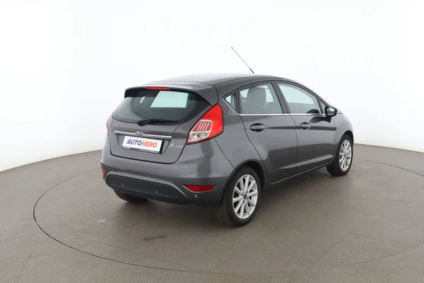 Ford Fiesta (2015) — foto 12 van 16