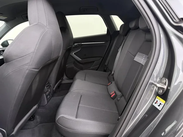 AUDI A3 Sportback (2025) — foto 2 van 18