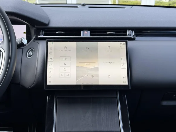 Land Rover Range Rover Velar (2024) — foto 14 van 28