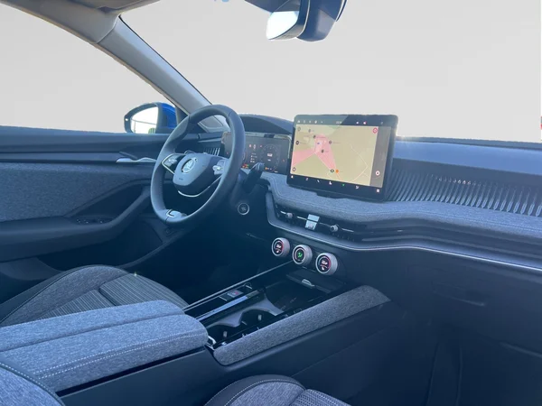 SKODA Superb Combi (2025) — foto 11 van 17
