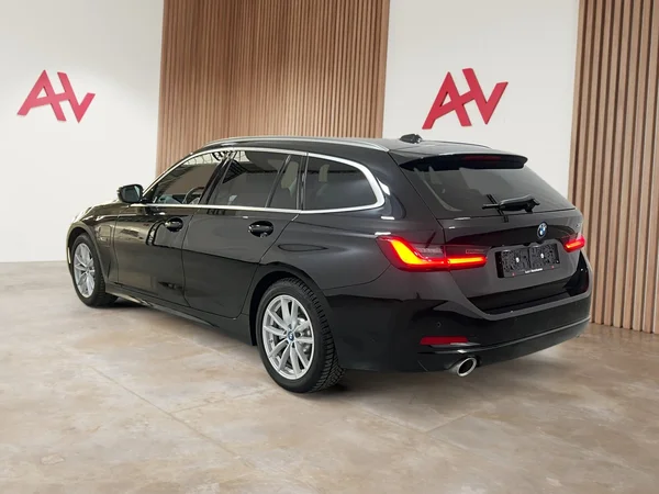 BMW 320 (2023) — foto 29 van 29