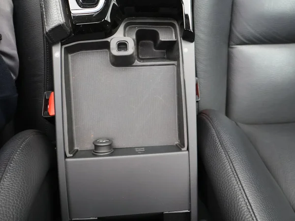 VOLVO V60 (2019) — foto 17 van 27