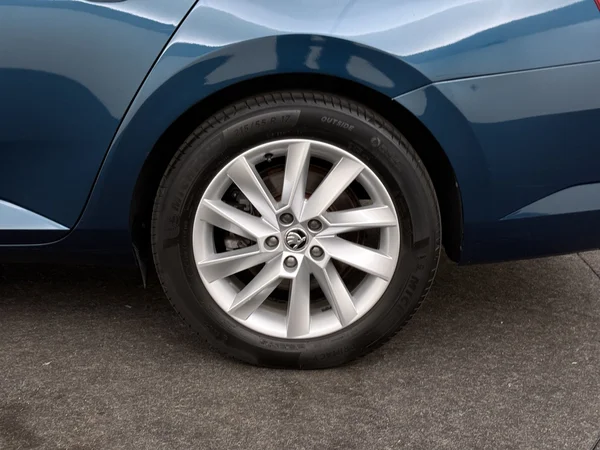 SKODA Superb (2021) — foto 7 van 32