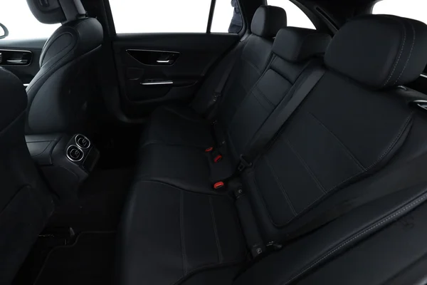 Mercedes-Benz C-Klasse (2024) — foto 5 van 16