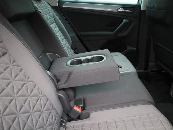 Volkswagen Tiguan (2023) — foto 37 van 43