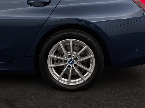 BMW 320 (2023) — foto 7 van 33