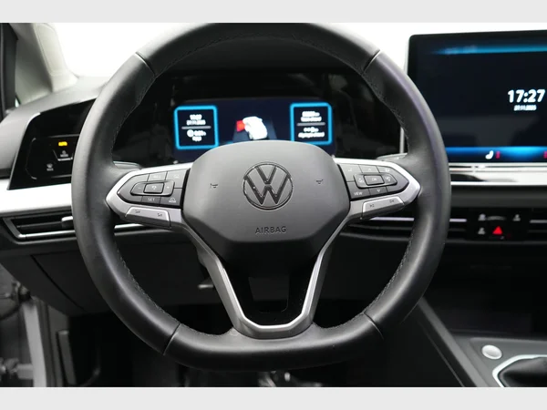 VOLKSWAGEN Golf VIII (2024) — foto 21 van 25