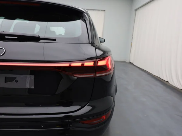 AUDI Q6 e-tron (2025) — foto 13 van 20