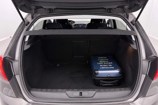 Peugeot 308 (2021) — foto 8 van 36