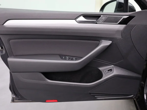 VOLKSWAGEN Passat SW (2023) — foto 7 van 18