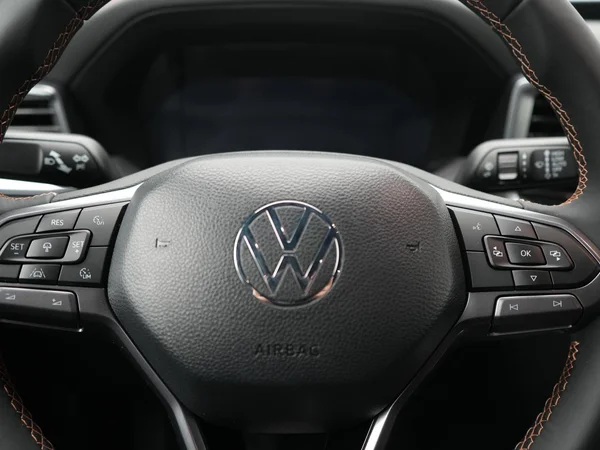 VOLKSWAGEN Amarok Double Cab Dsl (2026) — foto 3 van 30