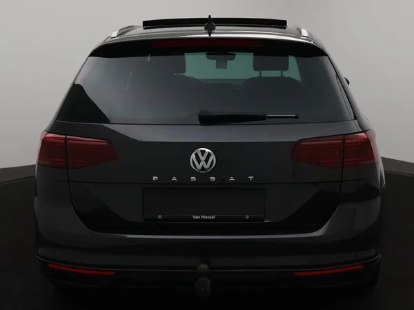Volkswagen Passat (2021) — foto 15 van 30