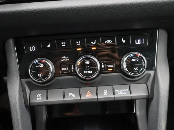 SKODA Kodiaq (2022) — foto 21 van 32