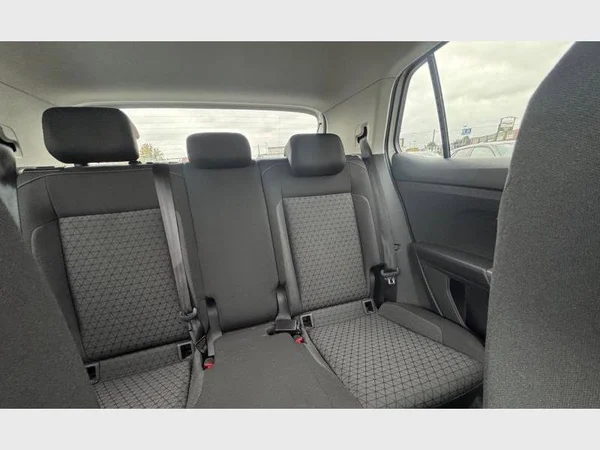 VOLKSWAGEN T-Cross (2019) — foto 17 van 24