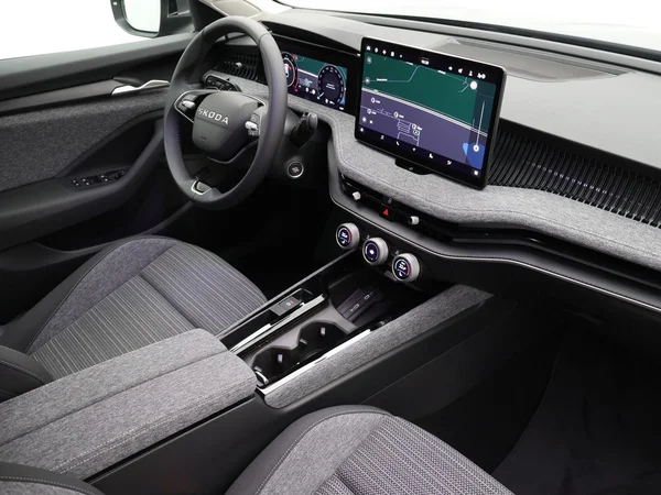 SKODA Superb Combi (2026) — foto 12 van 23
