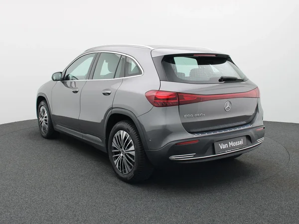 Mercedes-Benz EQA (2025) — foto 12 van 26