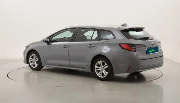 Toyota Corolla SW Hybrid (HEV) (2022) — foto 23 van 30