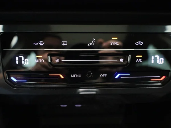 Volkswagen Tiguan (2022) — foto 17 van 48