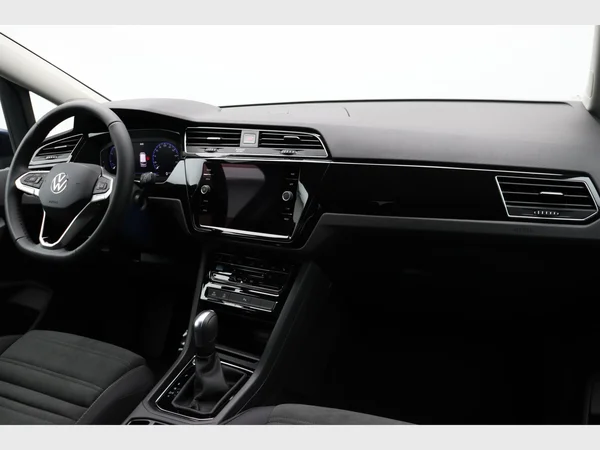 VOLKSWAGEN Touran (2023) — foto 22 van 28