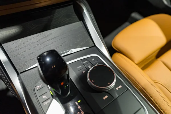 BMW 4 Reeks (2023) — foto 27 van 36
