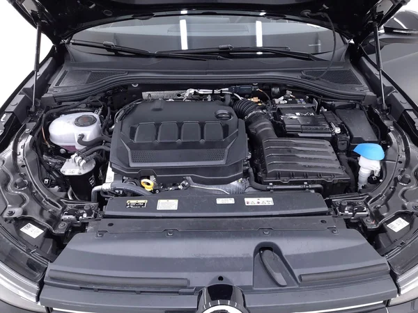Volkswagen Passat SW (2025) — foto 8 van 21