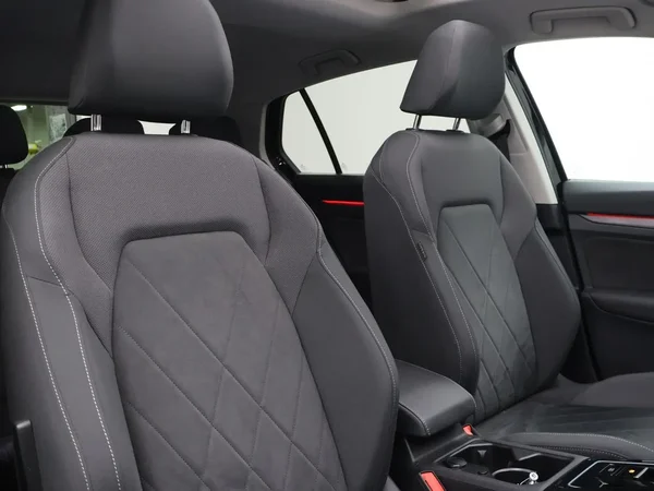 Volkswagen Golf (2024) — foto 13 van 27