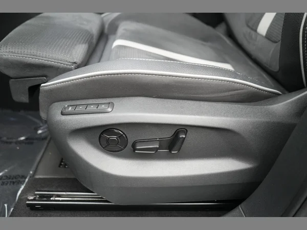 SKODA Kodiaq (2025) — foto 3 van 32