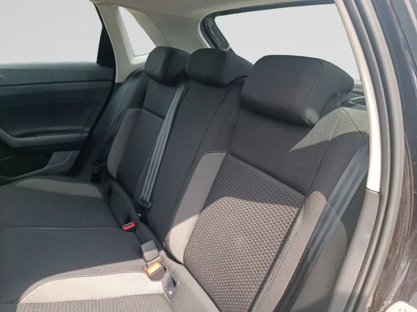 VOLKSWAGEN Polo (2023) — foto 16 van 21