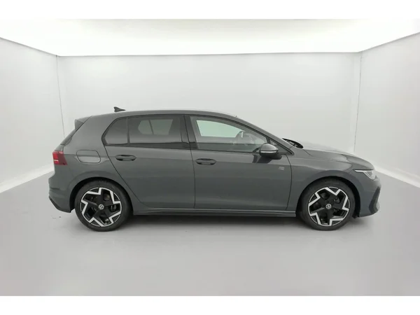 VOLKSWAGEN Golf VIII (2025) — foto 34 van 36