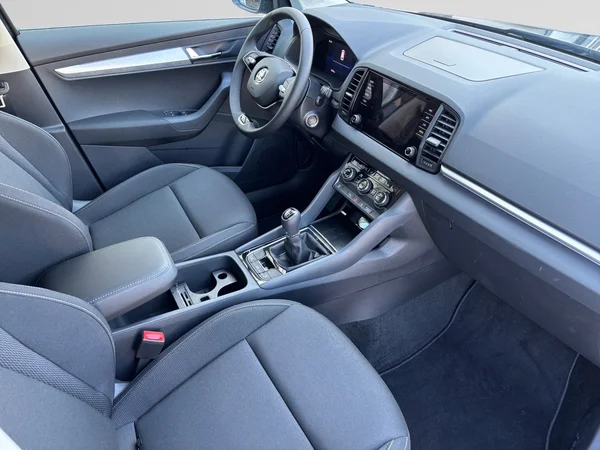SKODA Karoq (2024) — foto 2 van 13