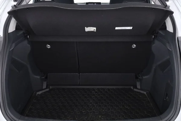 Toyota Yaris (2022) — foto 8 van 16