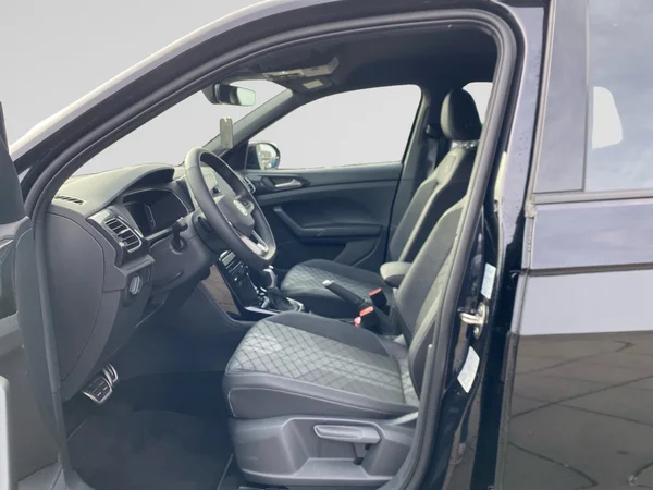 VOLKSWAGEN T-Cross (2025) — foto 2 van 17