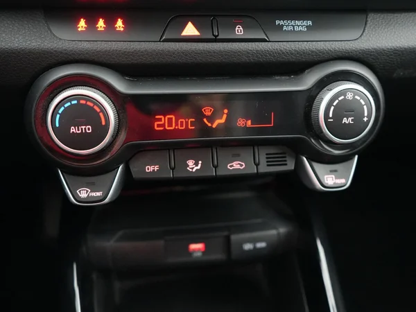 Kia Stonic (2024) — foto 8 van 20