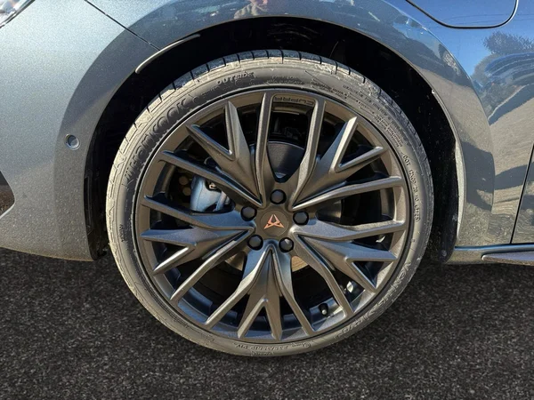 CUPRA Leon ST e-Hybrid (PHEV) (2025) — foto 11 van 19
