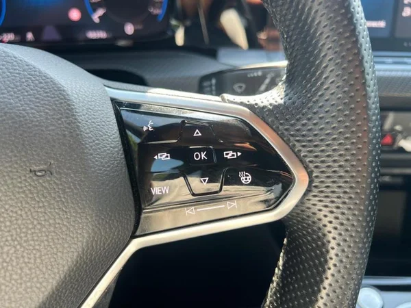 VOLKSWAGEN Golf VIII Dsl (2022) — foto 11 van 25