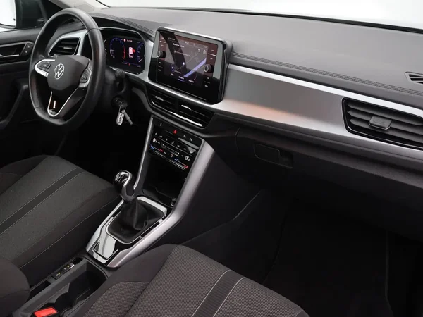 Volkswagen T-Roc (2023) — foto 10 van 23
