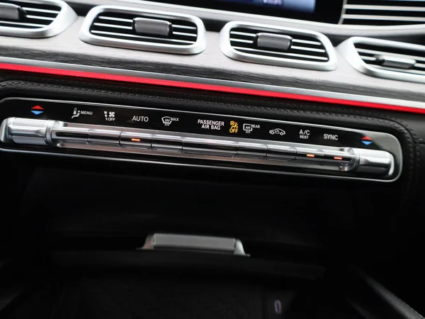 Mercedes-Benz GLE (2025) — foto 24 van 66