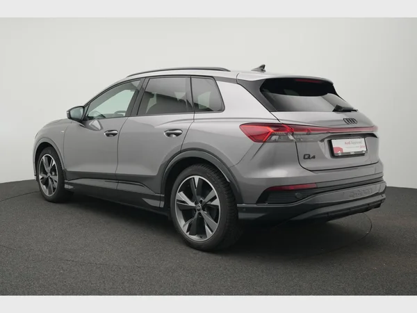 AUDI Q4 e-tron (2023) — foto 21 van 31