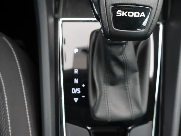 SKODA Karoq (2022) — foto 14 van 24