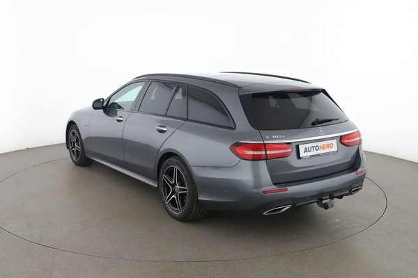 Mercedes-Benz E-Klasse (2021) — foto 10 van 16