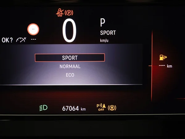 Opel Astra (2023) — foto 16 van 37