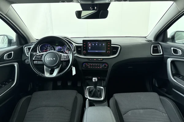 Kia Xceed (2023) — foto 19 van 19